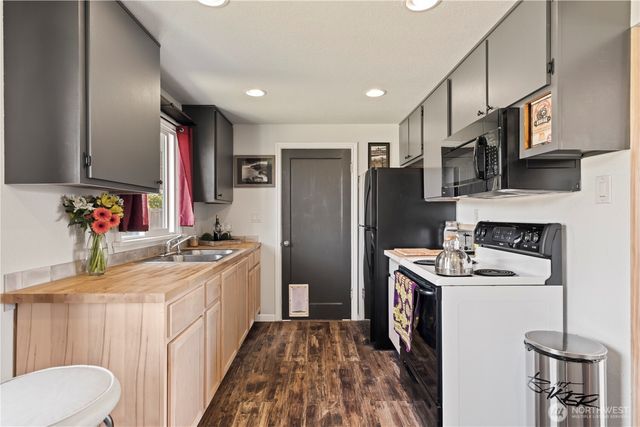 576 SE 5th Avenue, Oak Harbor, WA 98277