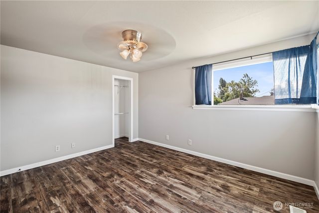 576 SE 5th Avenue, Oak Harbor, WA 98277