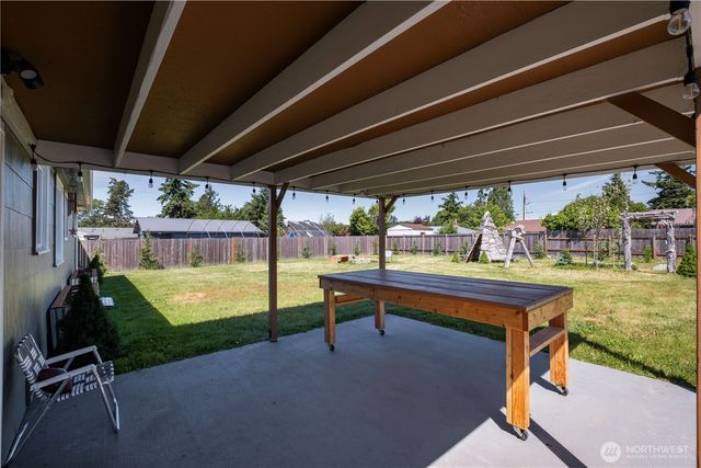 576 SE 5th Avenue, Oak Harbor, WA 98277