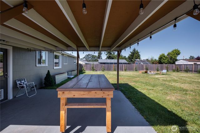 576 SE 5th Avenue, Oak Harbor, WA 98277