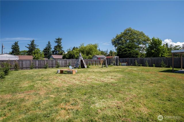576 SE 5th Avenue, Oak Harbor, WA 98277