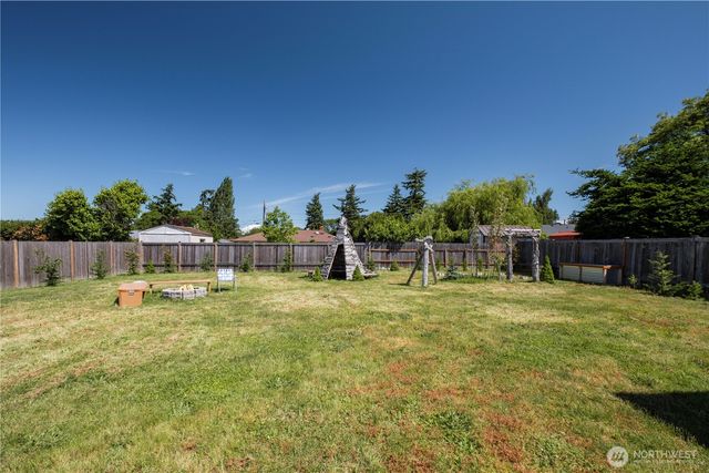 576 SE 5th Avenue, Oak Harbor, WA 98277
