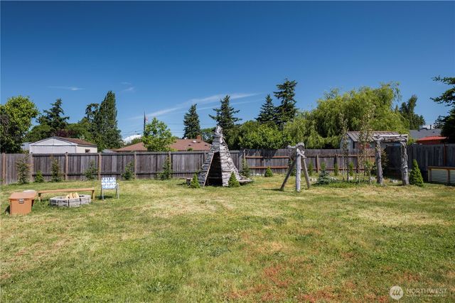 576 SE 5th Avenue, Oak Harbor, WA 98277