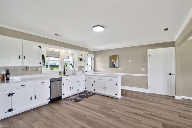 8469 Gates RD, Suffolk, VA 23437