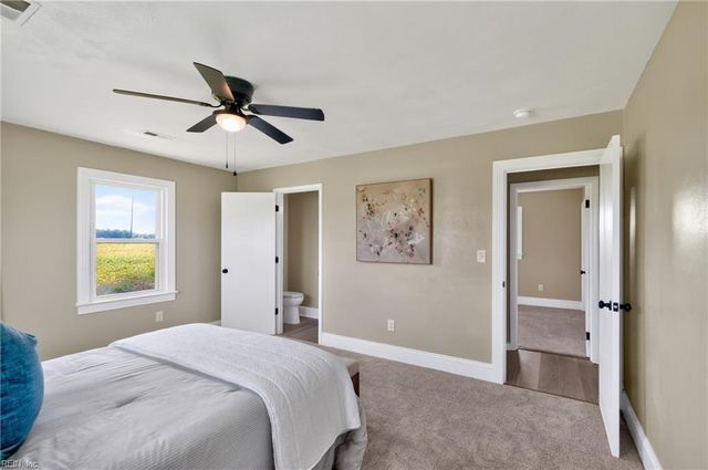 8469 Gates RD, Suffolk, VA 23437