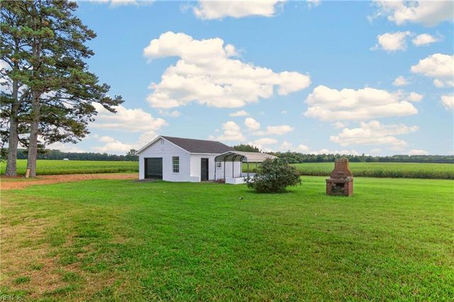 8469 Gates RD, Suffolk, VA 23437