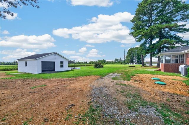 8469 Gates RD, Suffolk, VA 23437