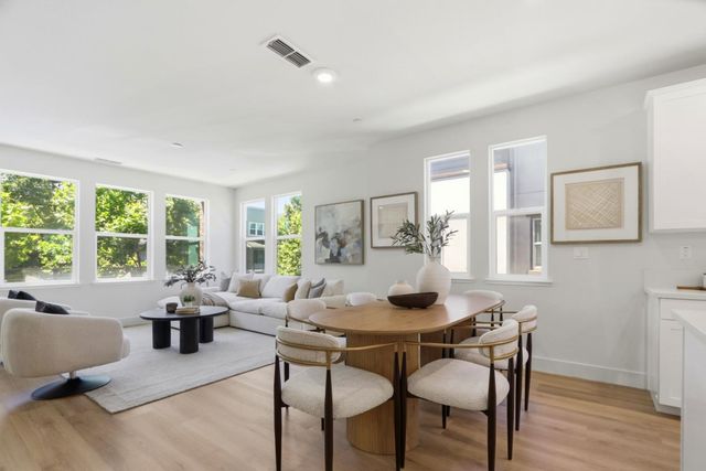 552 Galt Terrace 4, Sunnyvale, CA 94085