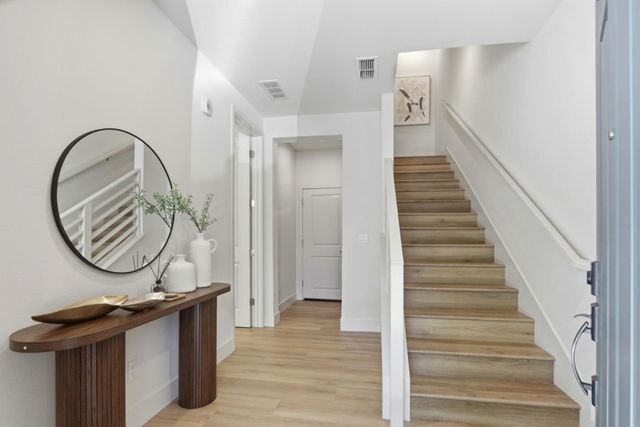 552 Galt Terrace 4, Sunnyvale, CA 94085