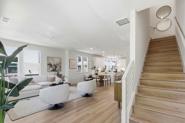 552 Galt Terrace 4, Sunnyvale, CA 94085