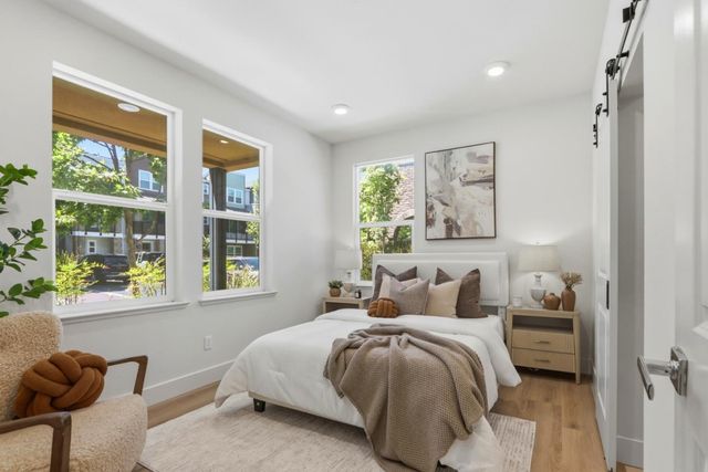 552 Galt Terrace 4, Sunnyvale, CA 94085
