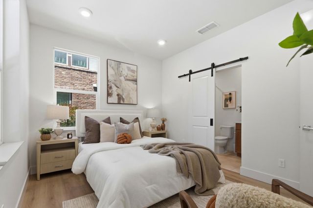 552 Galt Terrace 4, Sunnyvale, CA 94085