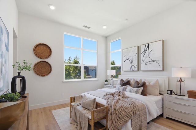 552 Galt Terrace 4, Sunnyvale, CA 94085