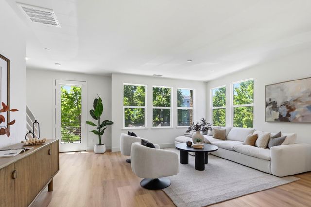 552 Galt Terrace 4, Sunnyvale, CA 94085