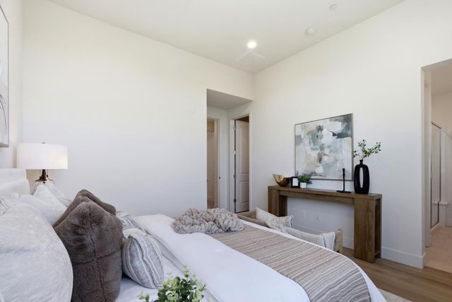 552 Galt Terrace 4, Sunnyvale, CA 94085