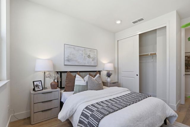 552 Galt Terrace 4, Sunnyvale, CA 94085