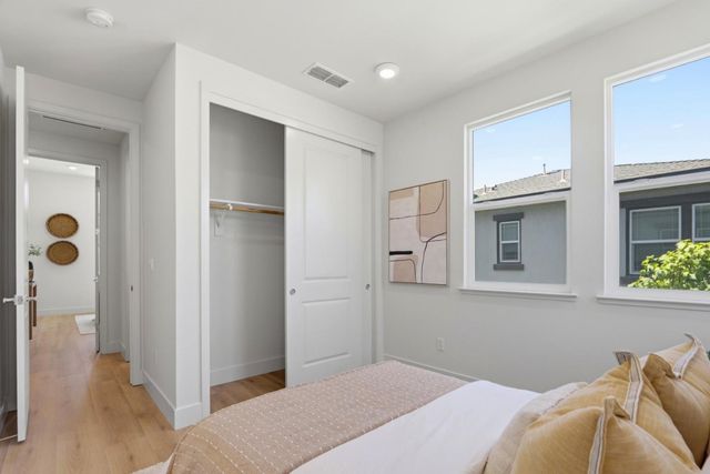 552 Galt Terrace 4, Sunnyvale, CA 94085
