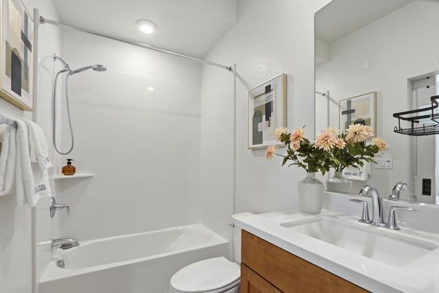 552 Galt Terrace 4, Sunnyvale, CA 94085
