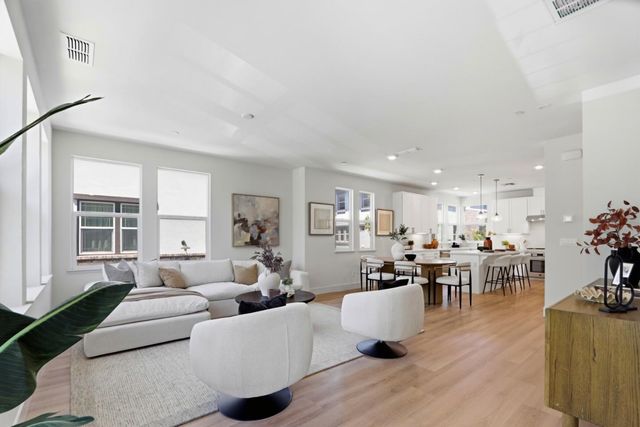 552 Galt Terrace 4, Sunnyvale, CA 94085