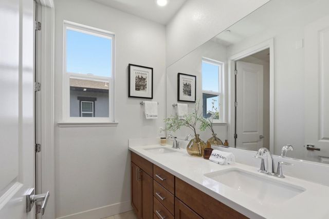 552 Galt Terrace 4, Sunnyvale, CA 94085