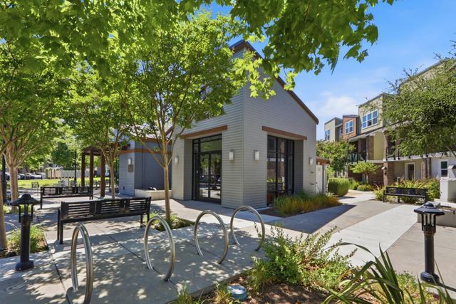 552 Galt Terrace 4, Sunnyvale, CA 94085
