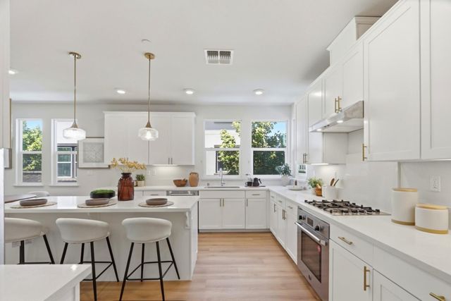 552 Galt Terrace 4, Sunnyvale, CA 94085