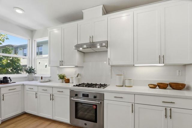 552 Galt Terrace 4, Sunnyvale, CA 94085