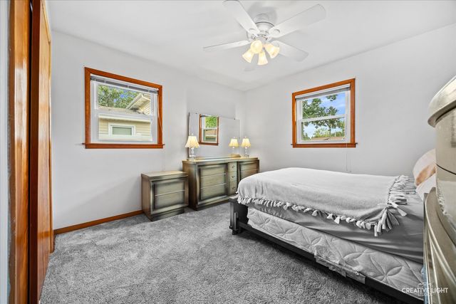 304 Crestwood Drive, Roselle, IL 60172