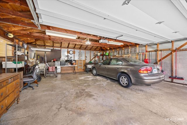 304 Crestwood Drive, Roselle, IL 60172