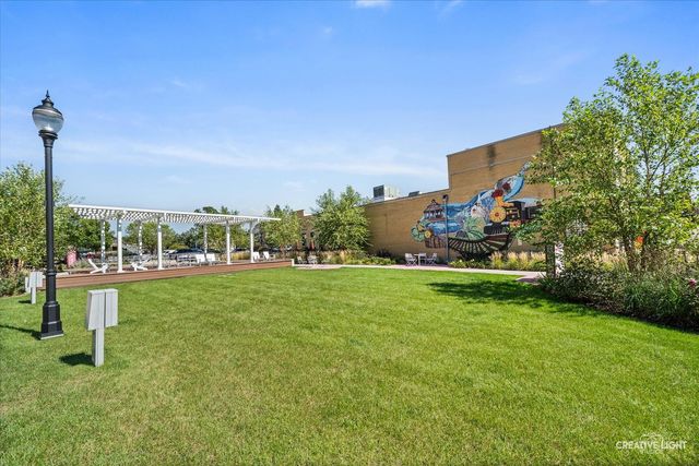 304 Crestwood Drive, Roselle, IL 60172