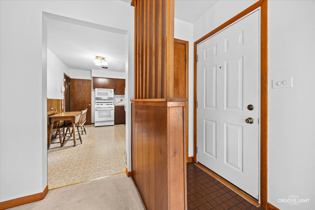 304 Crestwood Drive, Roselle, IL 60172 — photo 5
