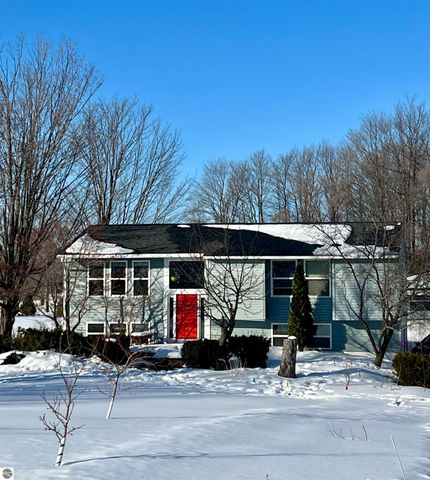 13352 Indian Road, Kewadin, MI 49648