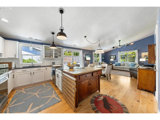 3468 Nw MARINE Ave, Lincoln City, OR 97367