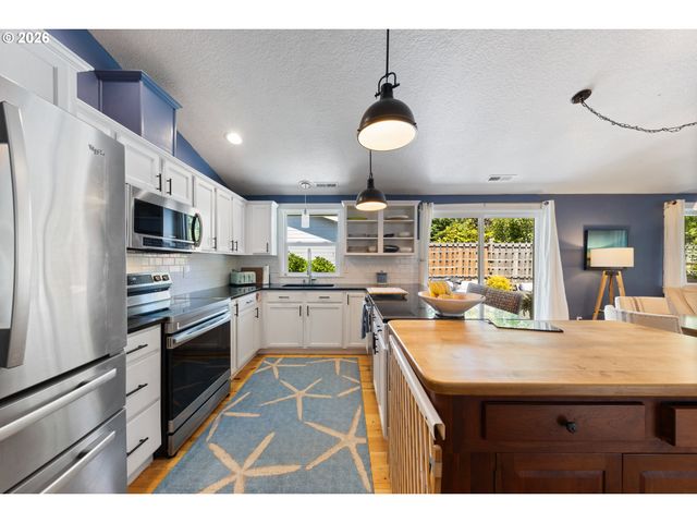 3468 Nw MARINE Ave, Lincoln City, OR 97367