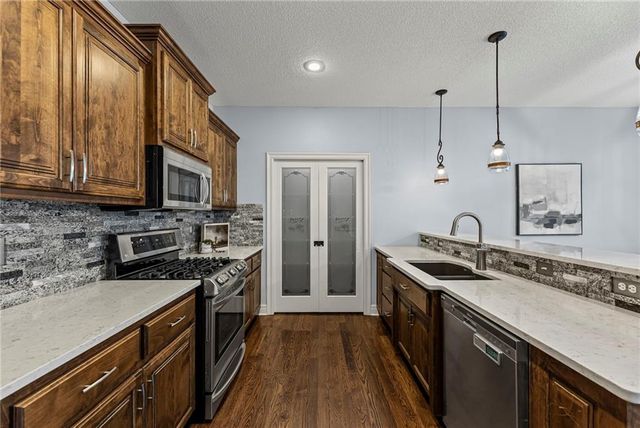 21150 W 115th Street, Olathe, KS 66061