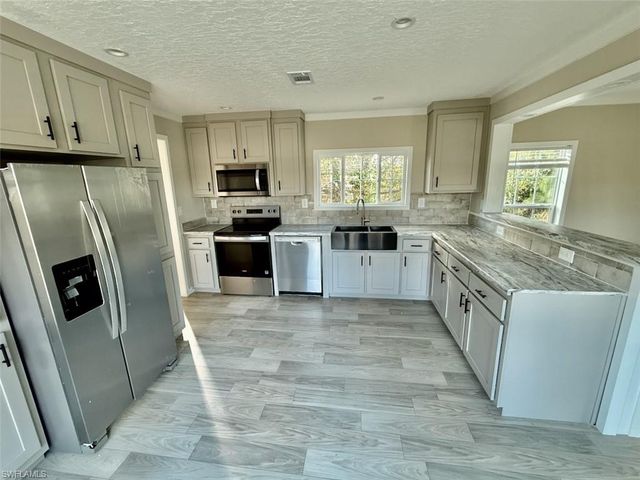 8104 Marx DR, North Fort Myers, FL 33917