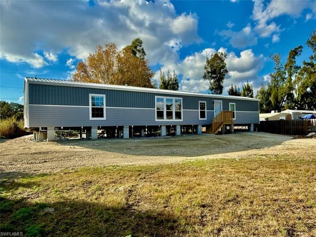 8104 Marx DR, North Fort Myers, FL 33917