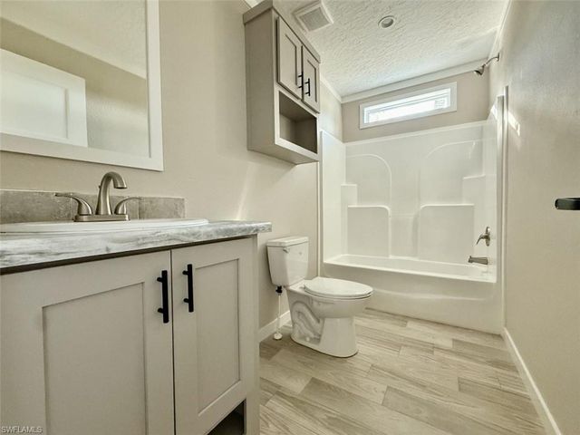 8104 Marx DR, North Fort Myers, FL 33917