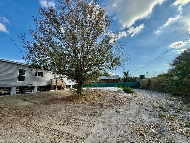 8104 Marx DR, North Fort Myers, FL 33917