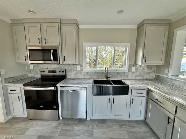 8104 Marx DR, North Fort Myers, FL 33917