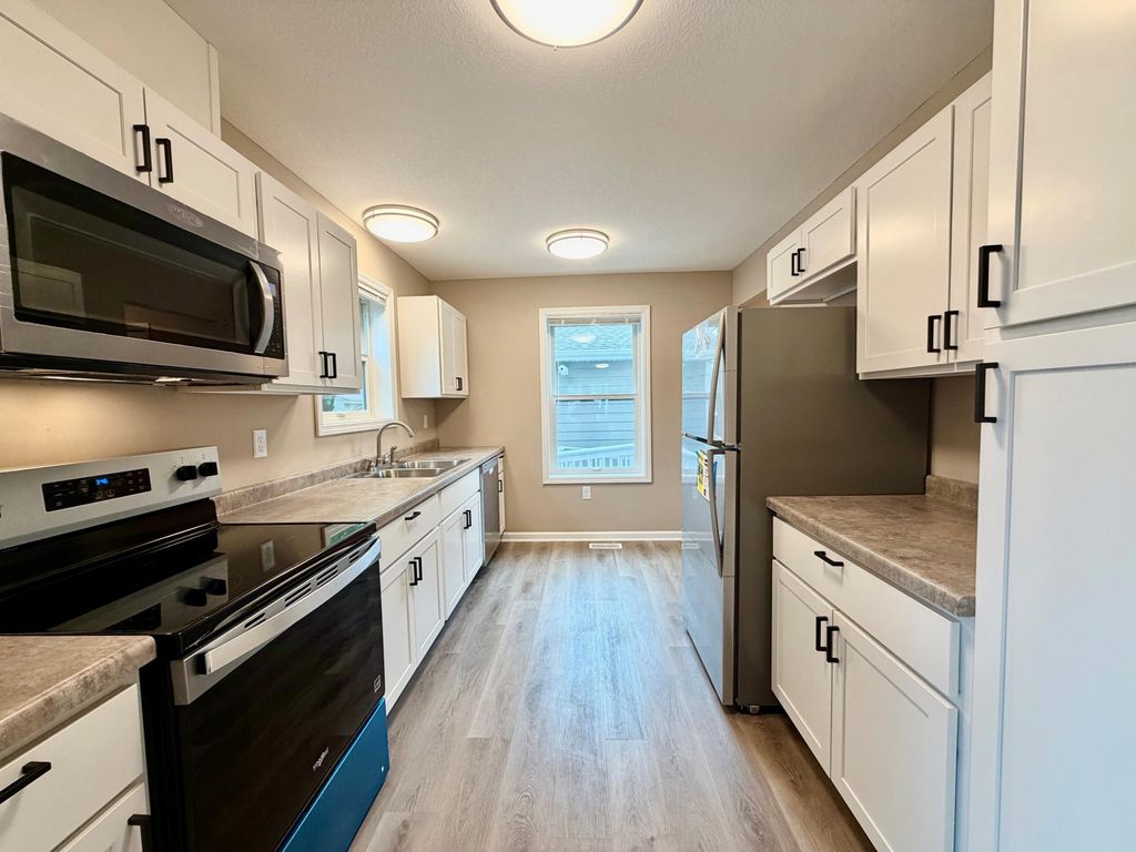 9034 Park Avenue S, Bloomington, MN 55420 — photo 5