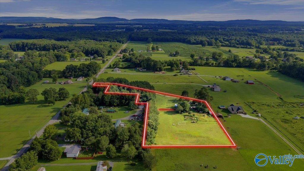 188 Bolden Hughey Road, Hazel Green, AL 35750