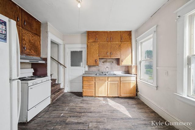 1116 Kalamazoo Avenue SE, Grand Rapids, MI 49507