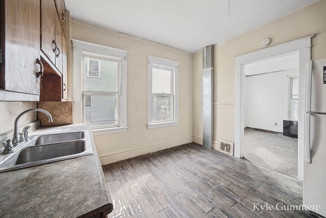 1116 Kalamazoo Avenue SE, Grand Rapids, MI 49507