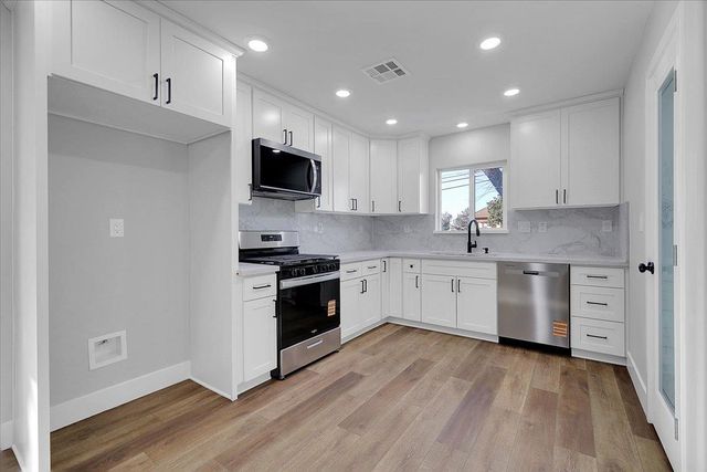 705 Gray Ave, Yuba City, CA 95991