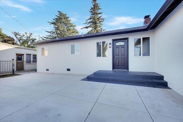 705 Gray Ave, Yuba City, CA 95991