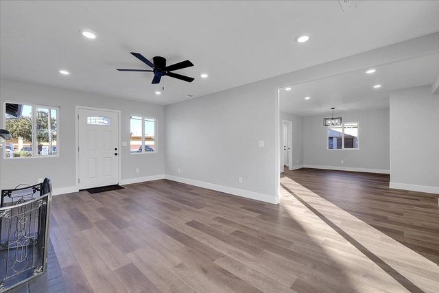 705 Gray Ave, Yuba City, CA 95991