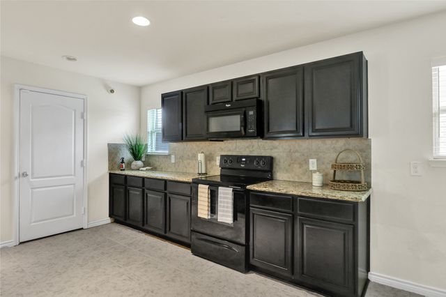 728 Snapdragon Lane, Desoto, TX 75115
