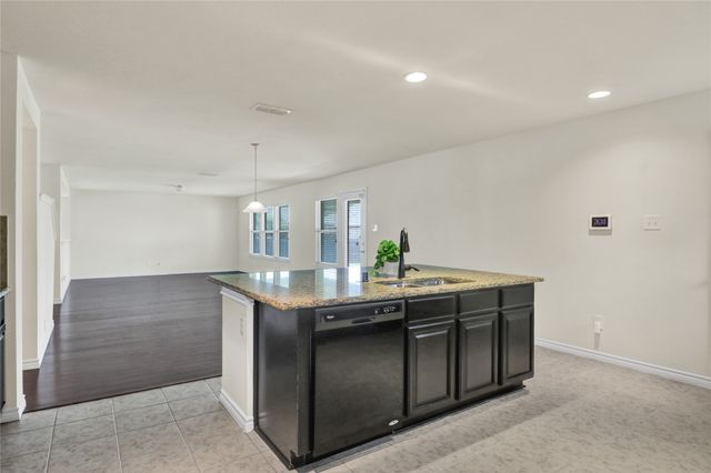 728 Snapdragon Lane, Desoto, TX 75115