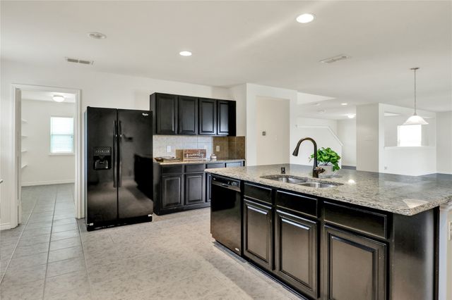 728 Snapdragon Lane, Desoto, TX 75115